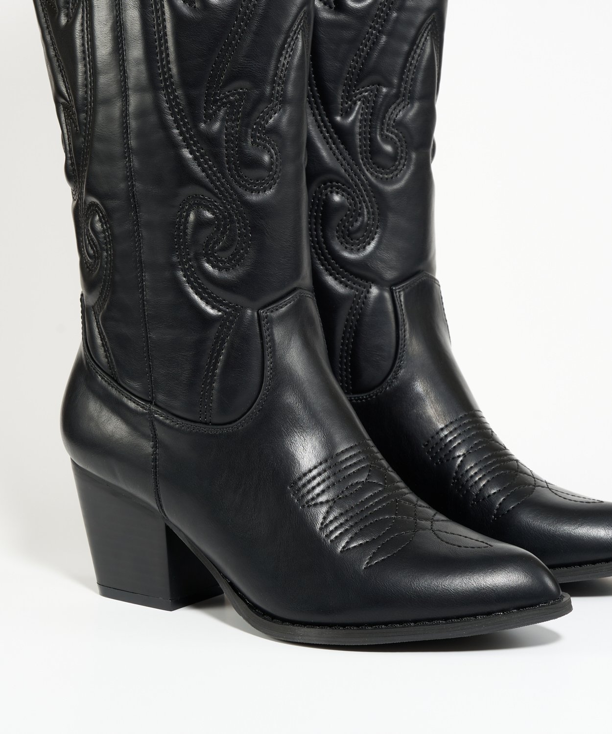 Botas cowboy tac&oacute;n bordadas image number null